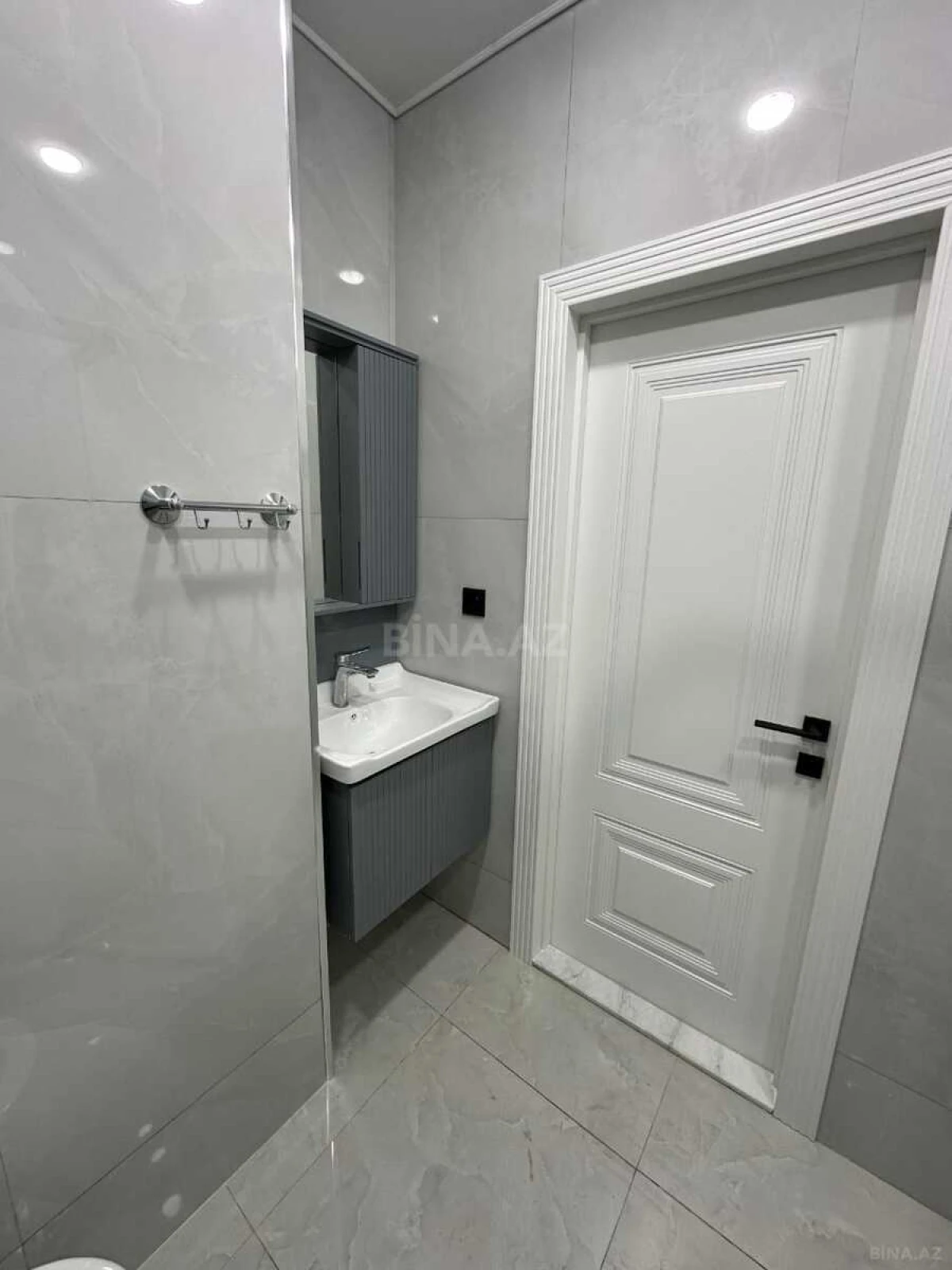 Kirayə verilir 2 otaqlı mənzil 63 m²