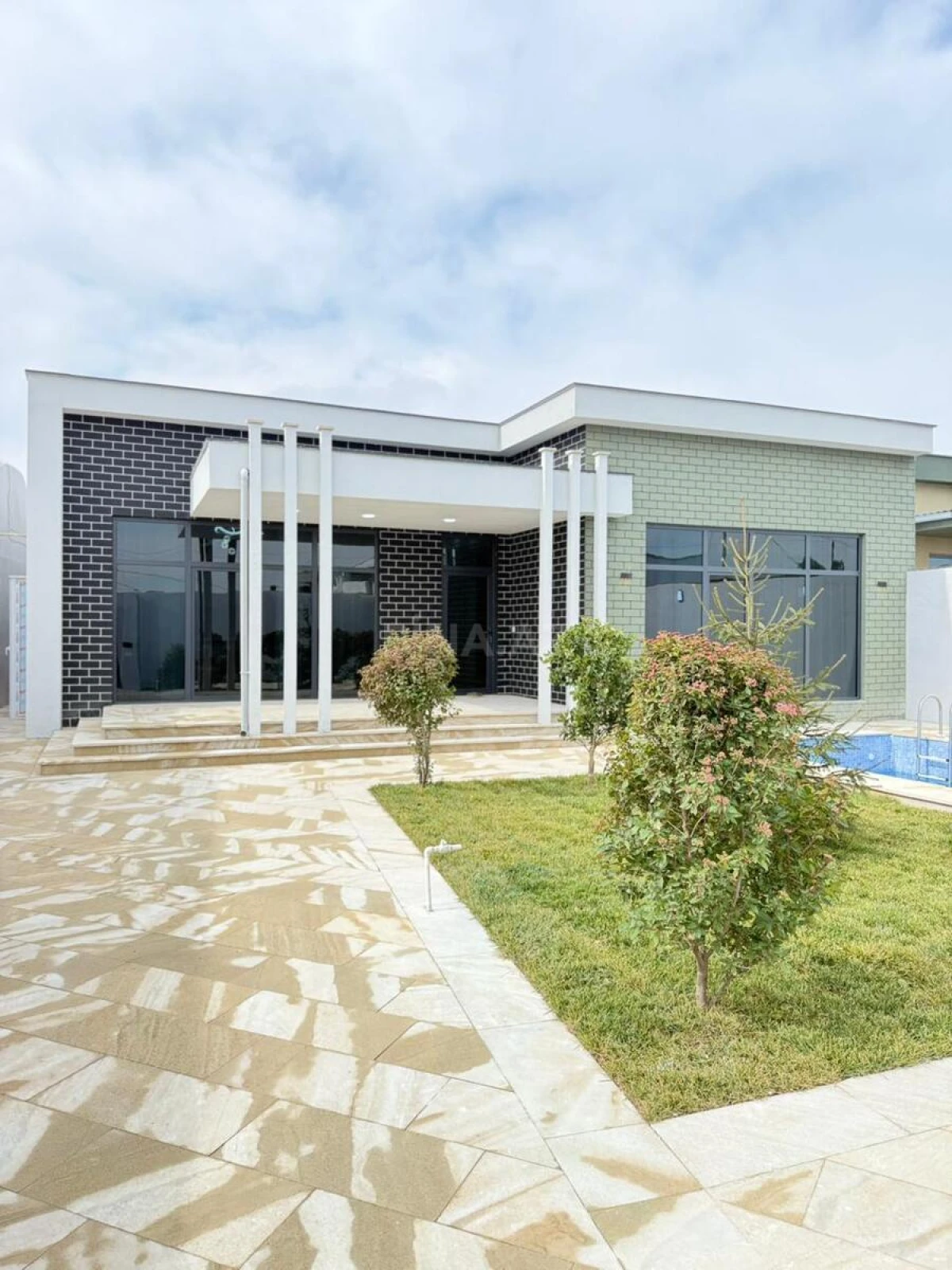 Satılır 4 otaqlı həyət evi 180 m²