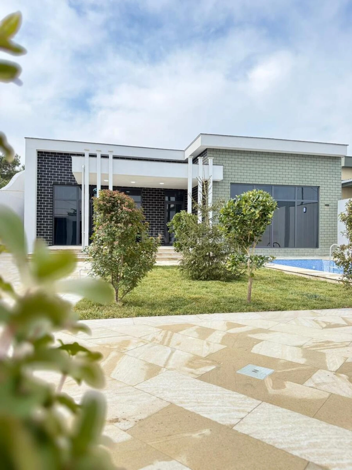 Satılır 4 otaqlı həyət evi 180 m²