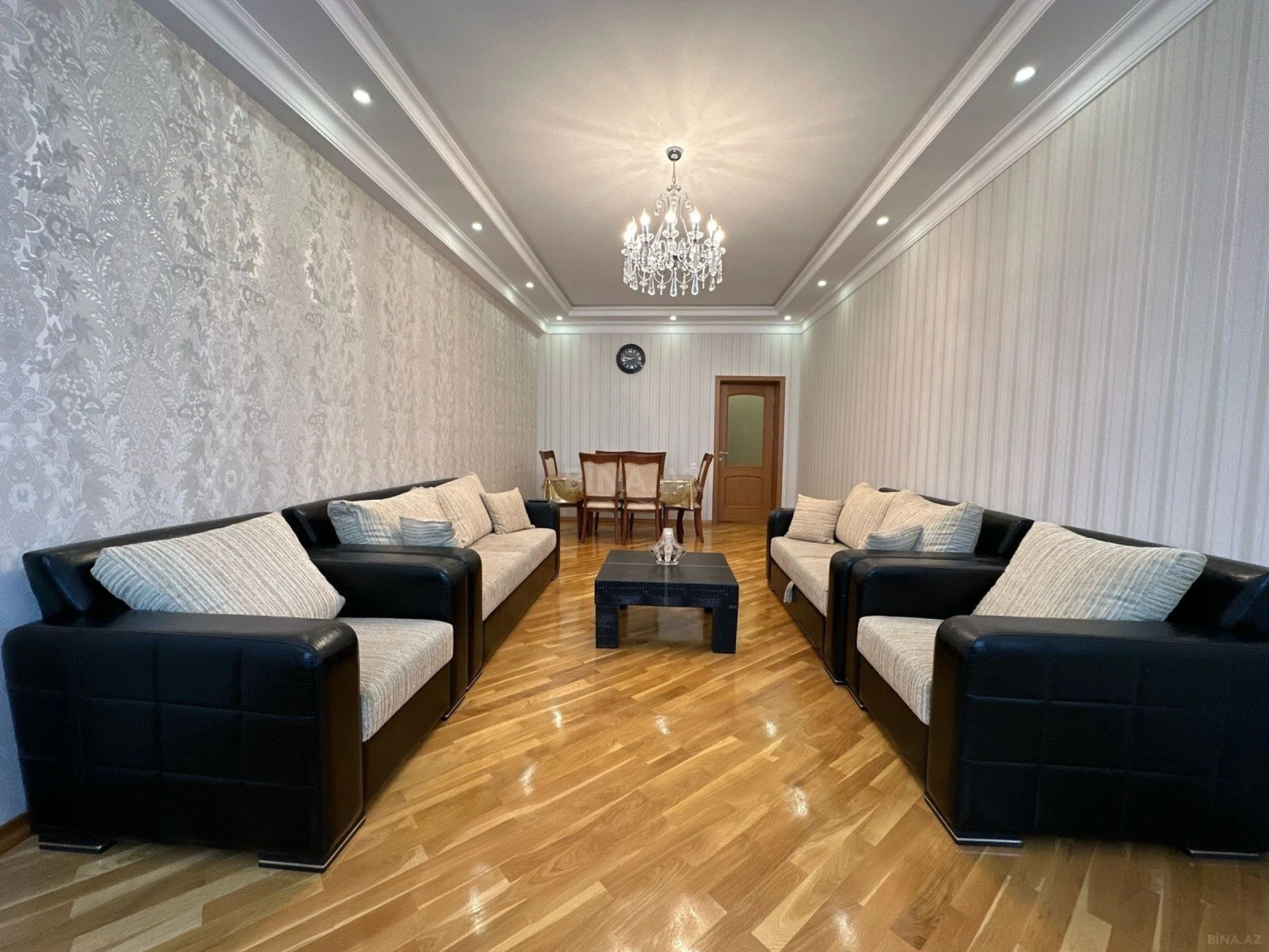 Kirayə verilir 2 otaqlı mənzil 107 m²