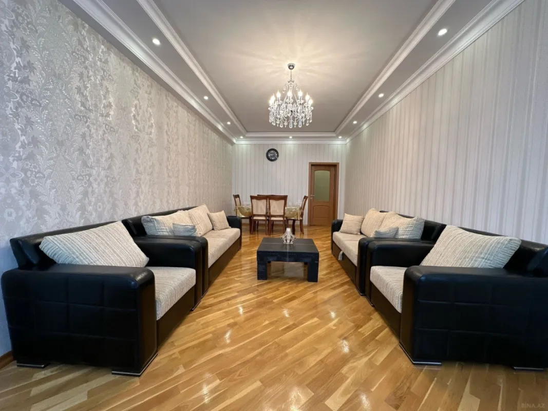 Kirayə verilir 2 otaqlı mənzil 107 m²
