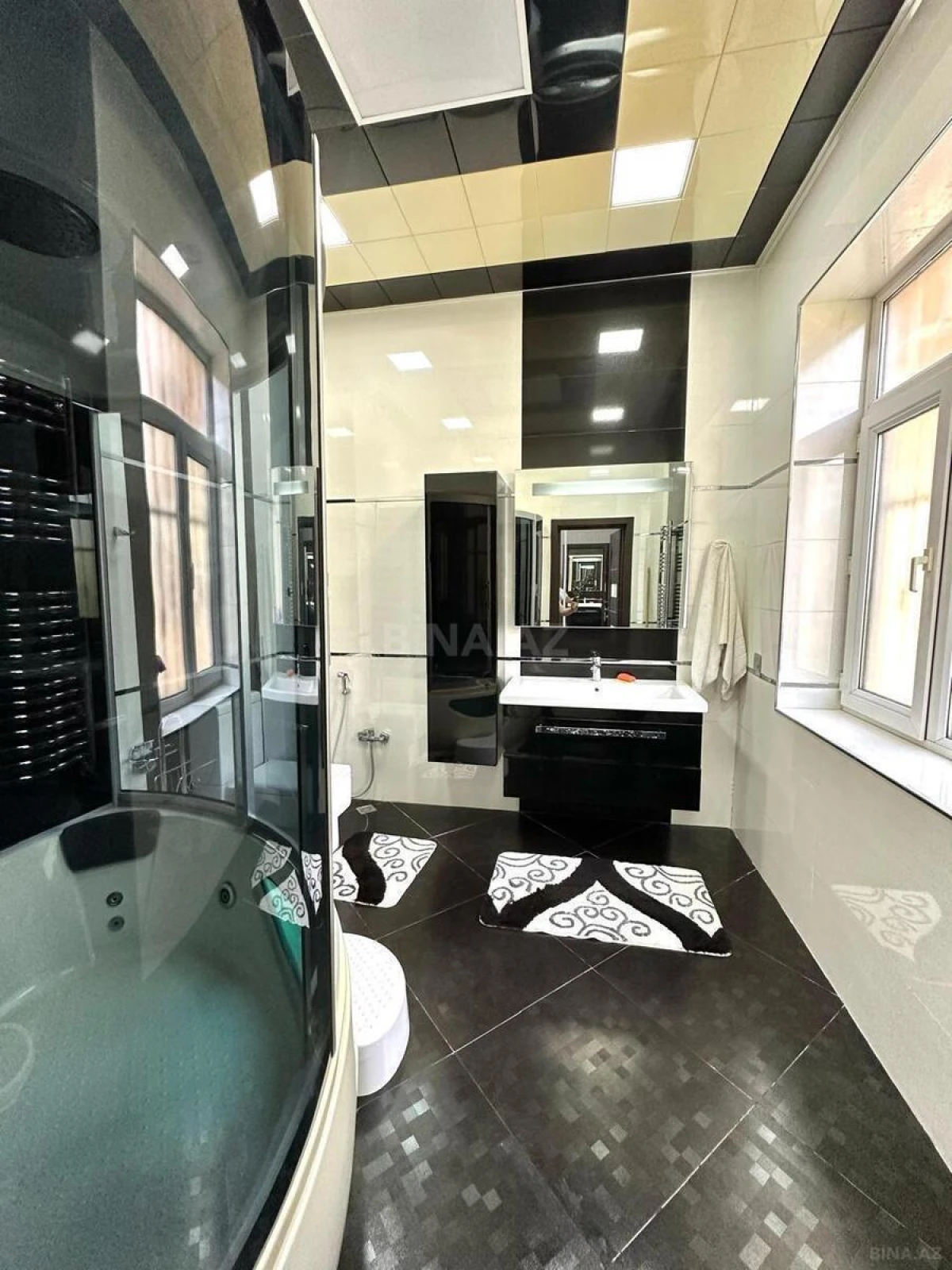 Kirayə verilir 7 otaqlı həyət evi 400 m²