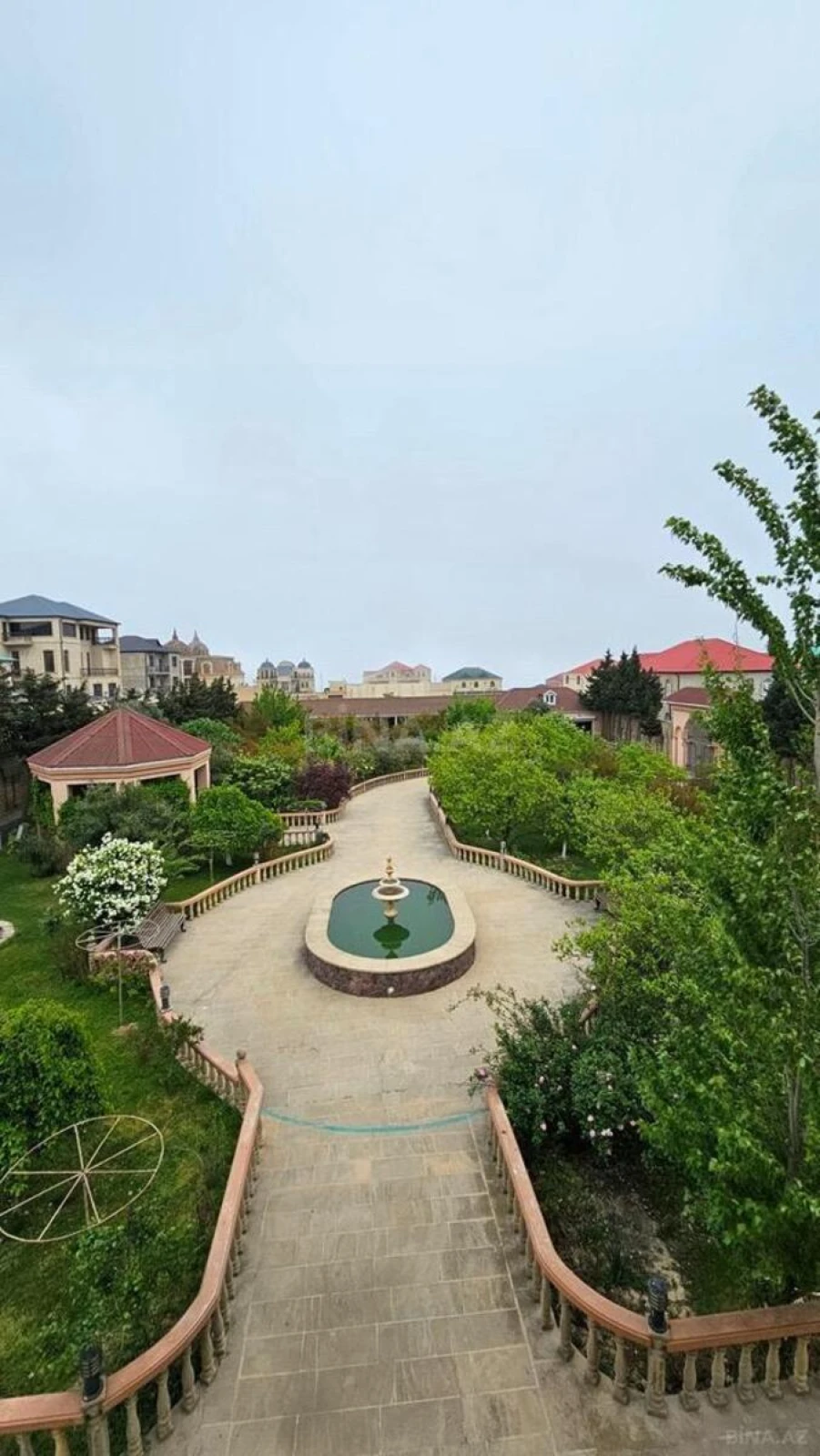 Kirayə verilir 7 otaqlı həyət evi 400 m²