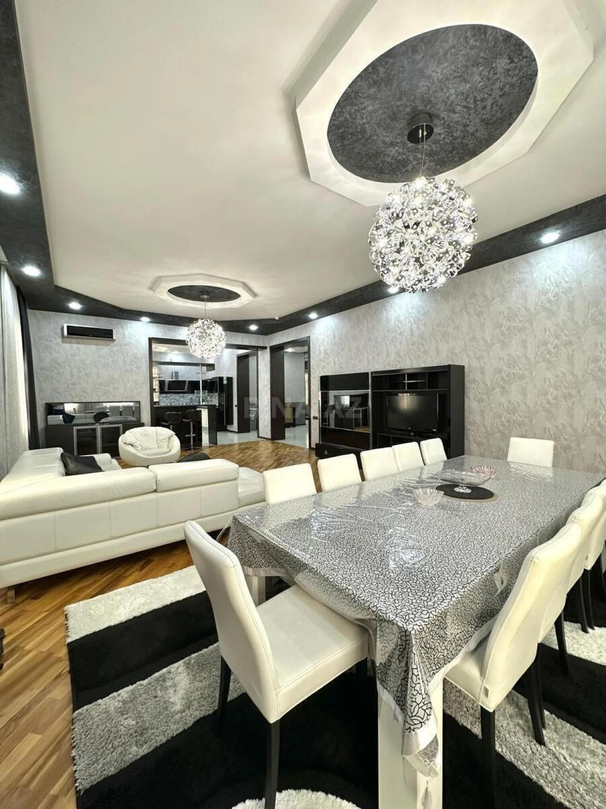 Kirayə verilir 7 otaqlı həyət evi 400 m²