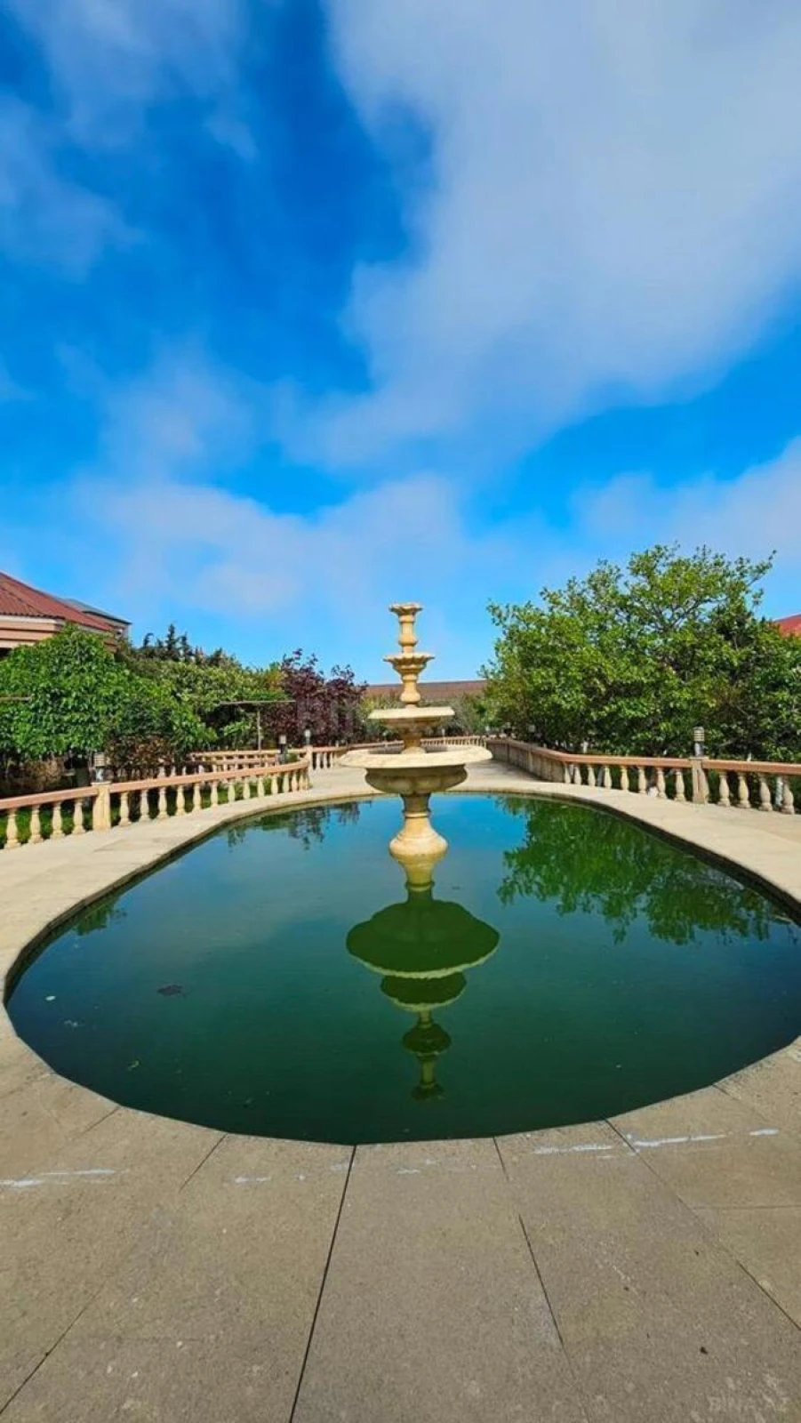 Kirayə verilir 7 otaqlı həyət evi 400 m²