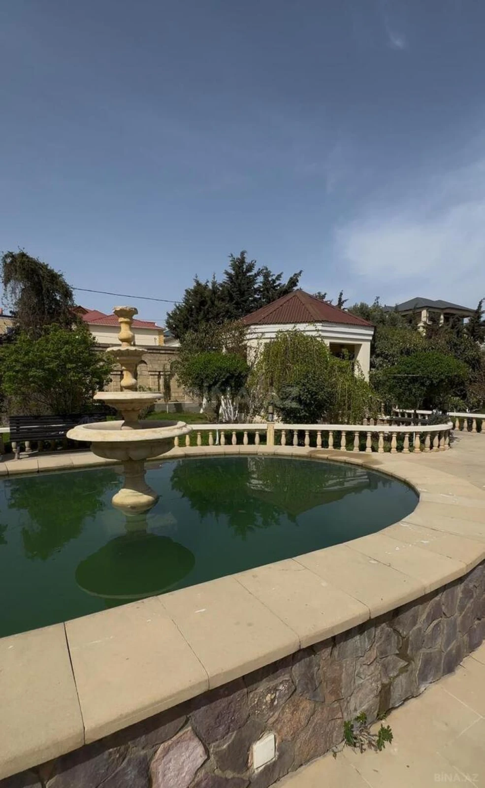 Kirayə verilir 7 otaqlı həyət evi 400 m²