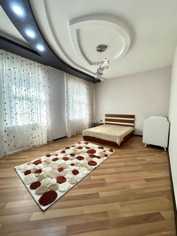 Kirayə verilir 7 otaqlı həyət evi 400 m²