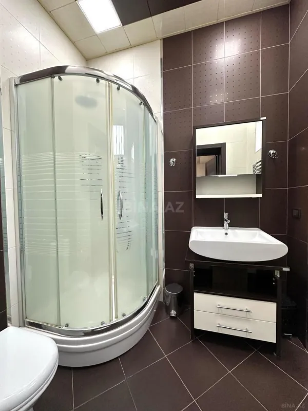 Kirayə verilir 7 otaqlı həyət evi 400 m²