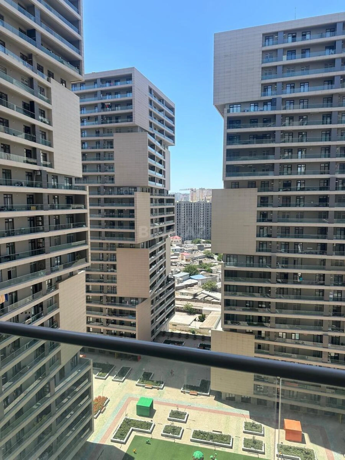 Satılır 3 otaqlı mənzil 110 m²