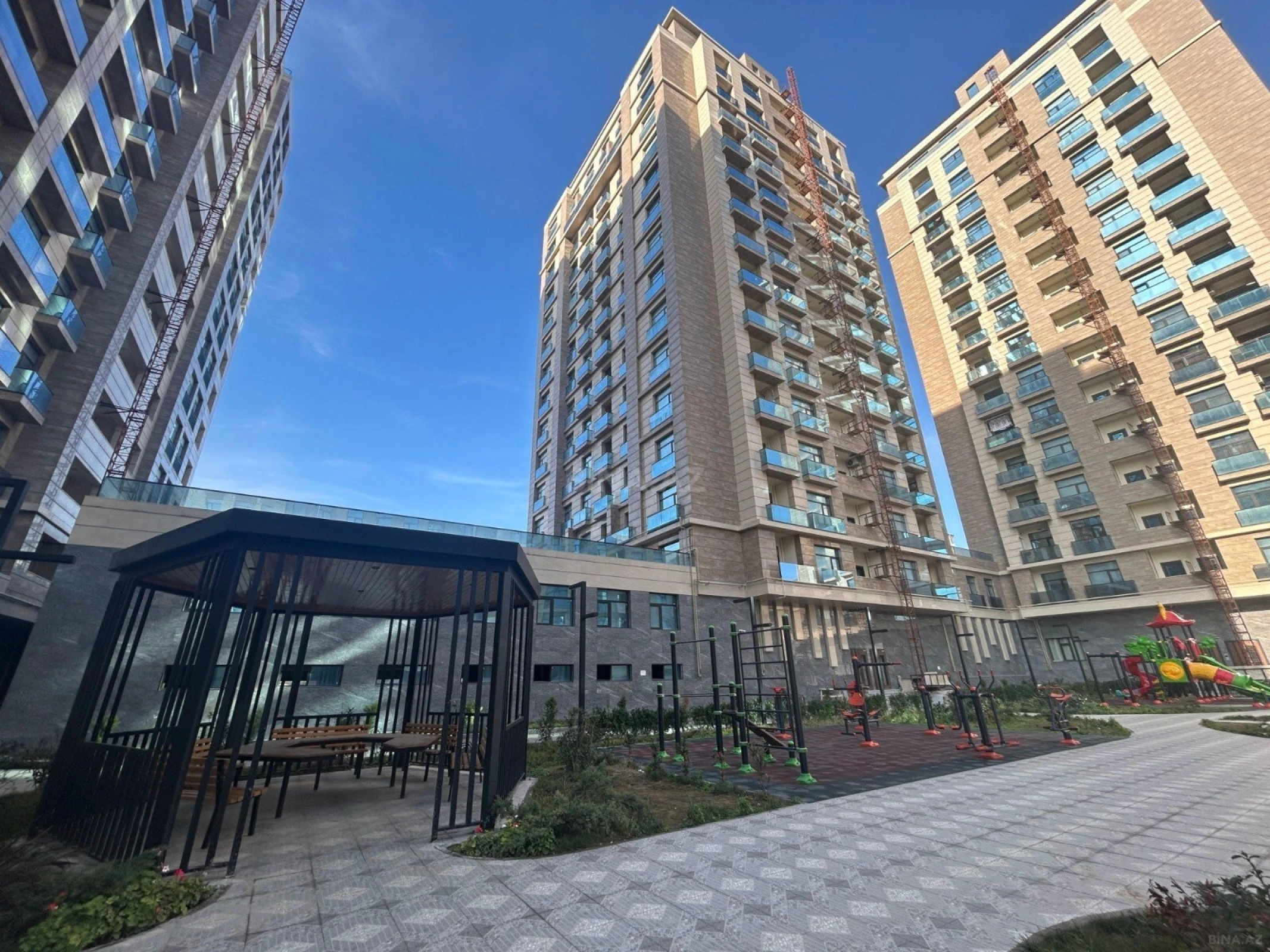 Satılır 2 otaqlı mənzil 80 m²