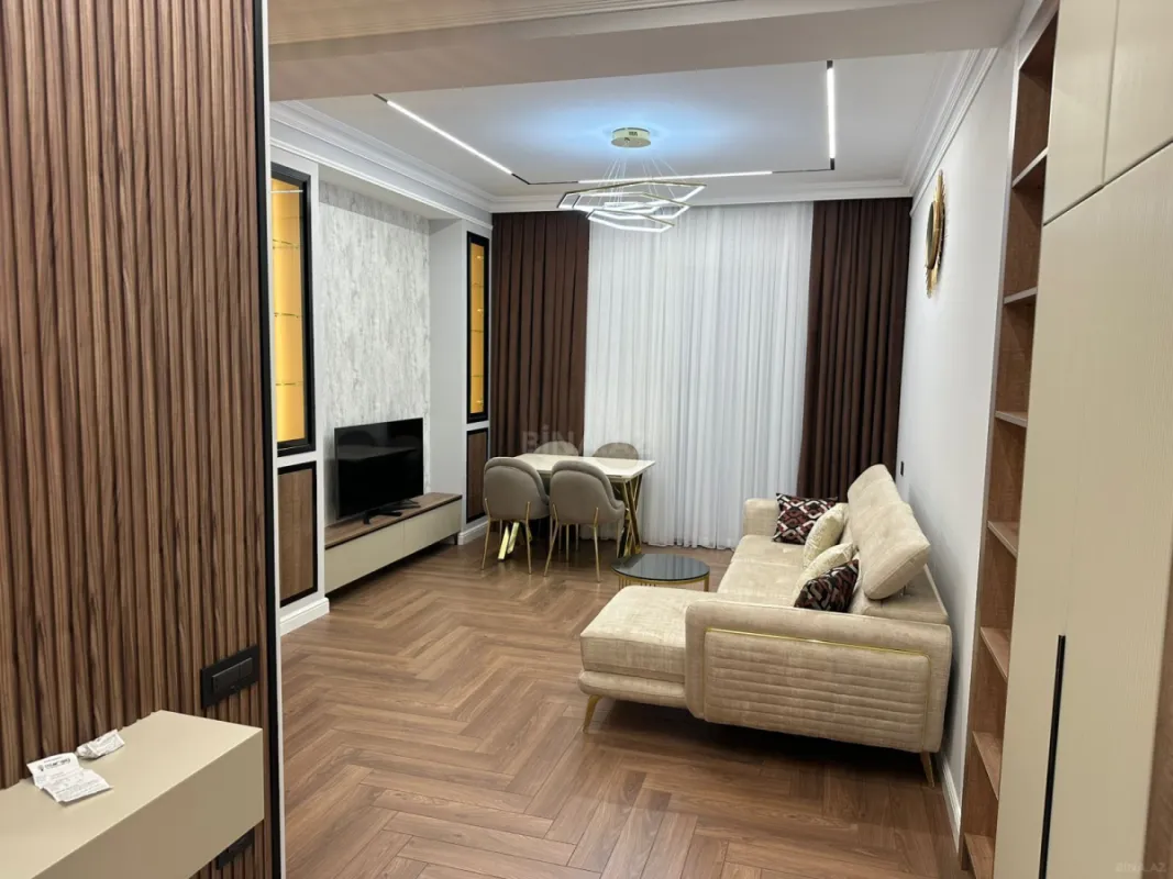 Kirayə verilir 2 otaqlı mənzil 68 m²