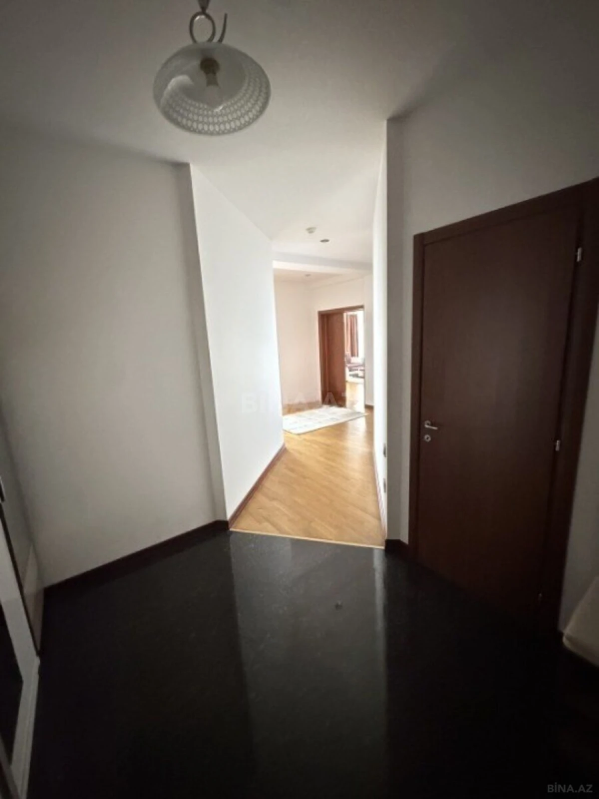 Kirayə verilir 3 otaqlı mənzil 160 m²