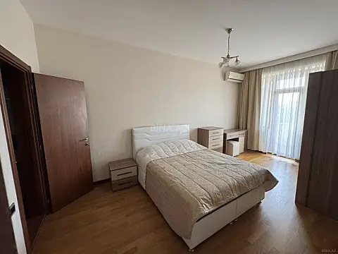 Kirayə verilir 3 otaqlı mənzil 160 m²