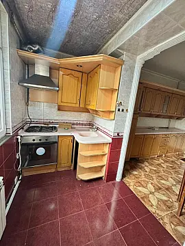 Satılır 2 otaqlı mənzil 75 m²