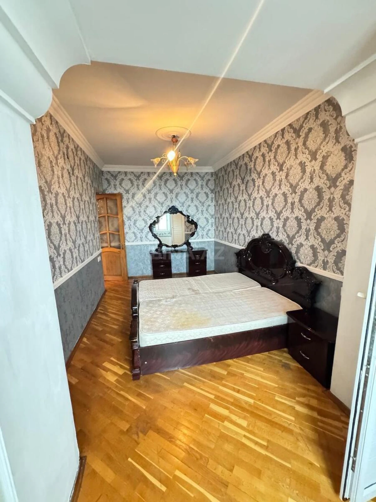 Satılır 2 otaqlı mənzil 75 m²