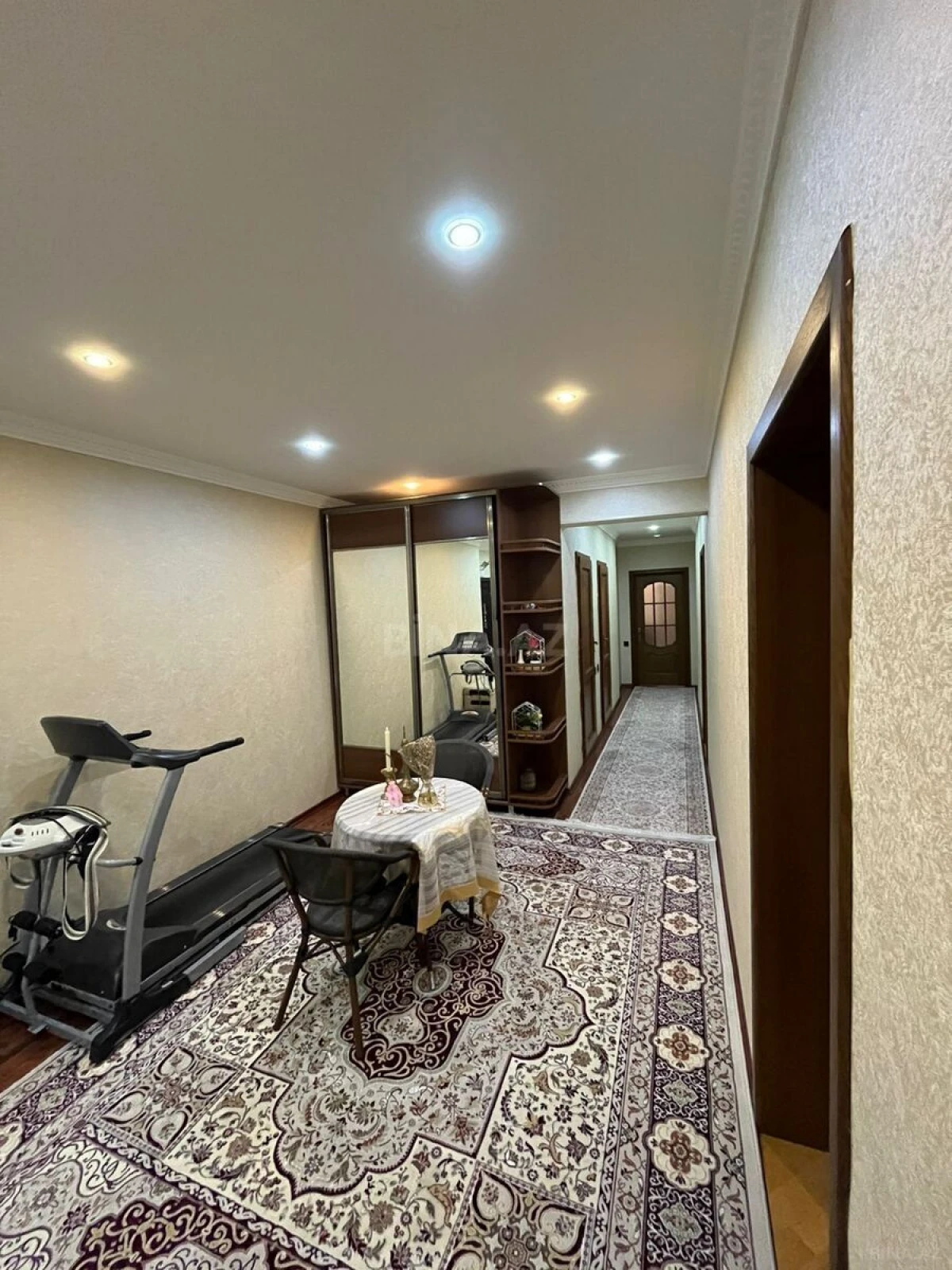 Satılır 3 otaqlı mənzil 135 m²