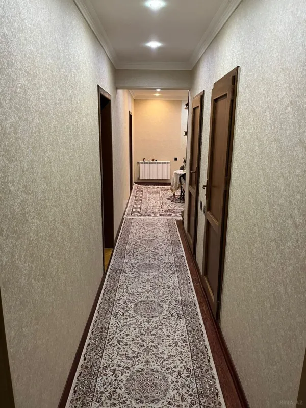 Satılır 3 otaqlı mənzil 135 m²