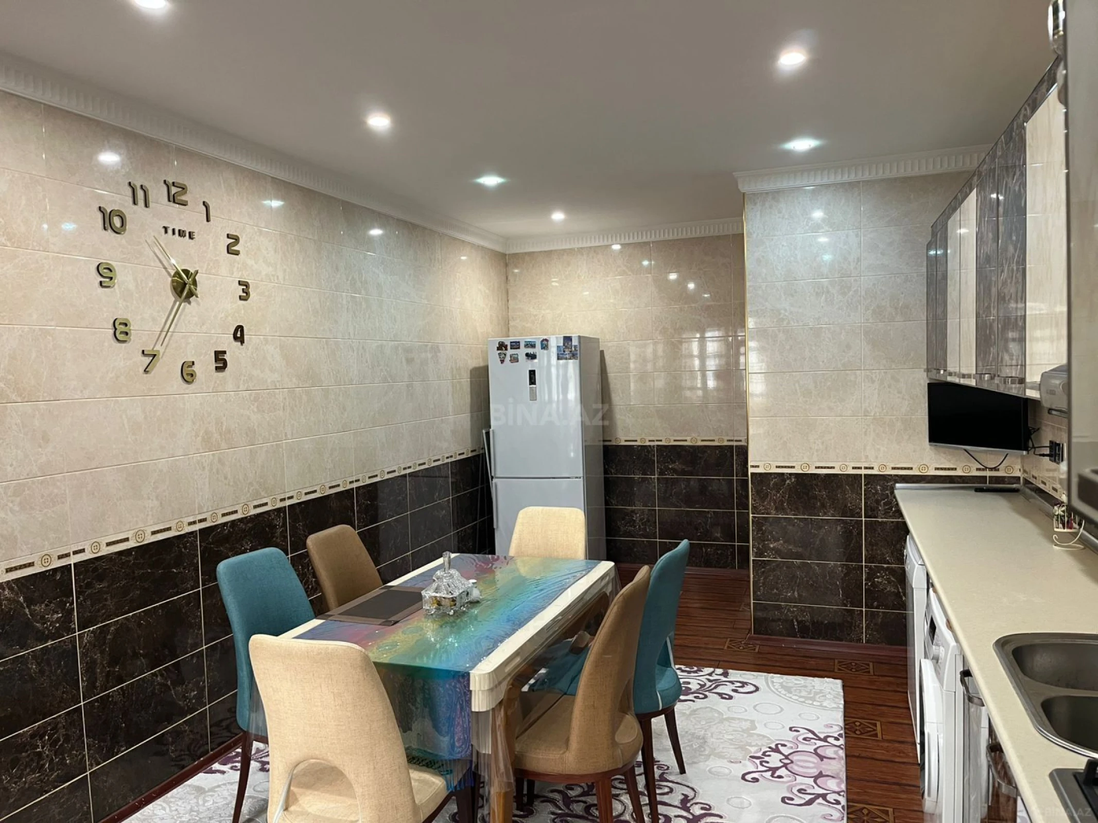 Satılır 3 otaqlı mənzil 135 m²