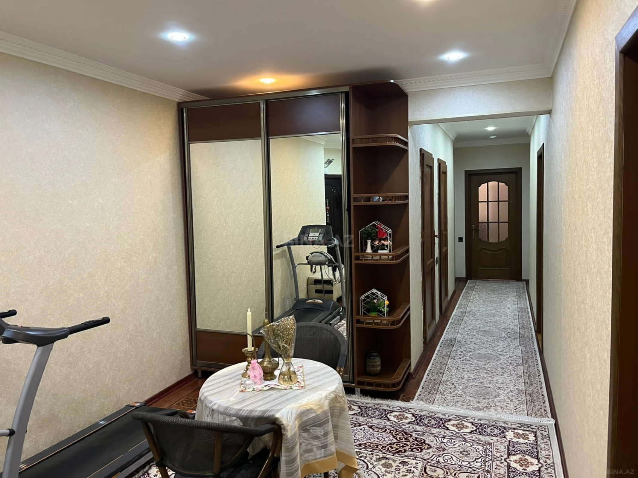 Satılır 3 otaqlı mənzil 135 m²