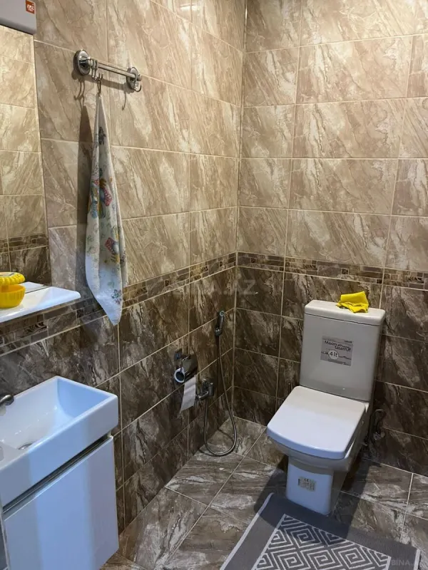 Satılır 3 otaqlı mənzil 135 m²