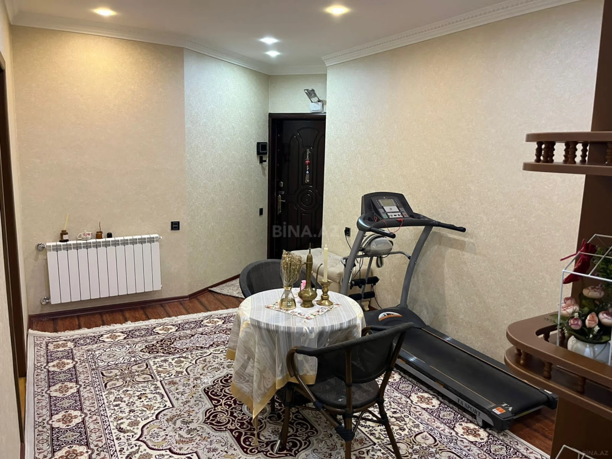 Satılır 3 otaqlı mənzil 135 m²
