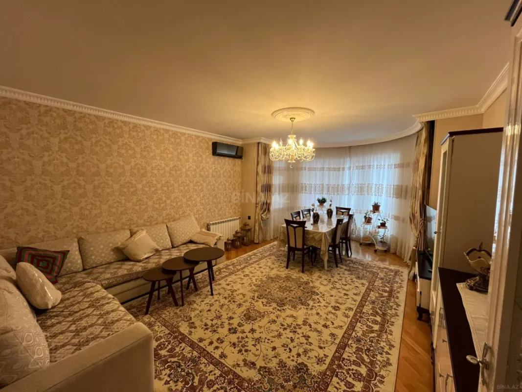 Satılır 3 otaqlı mənzil 135 m²