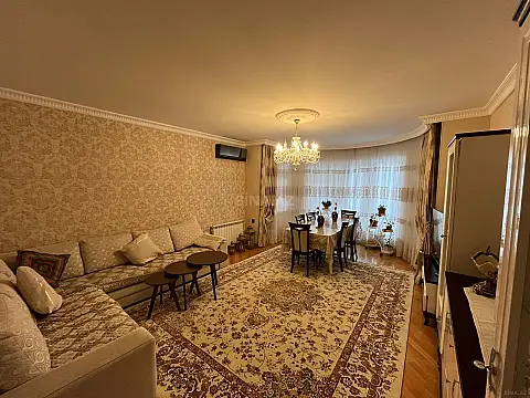 Satılır 3 otaqlı mənzil 135 m²
