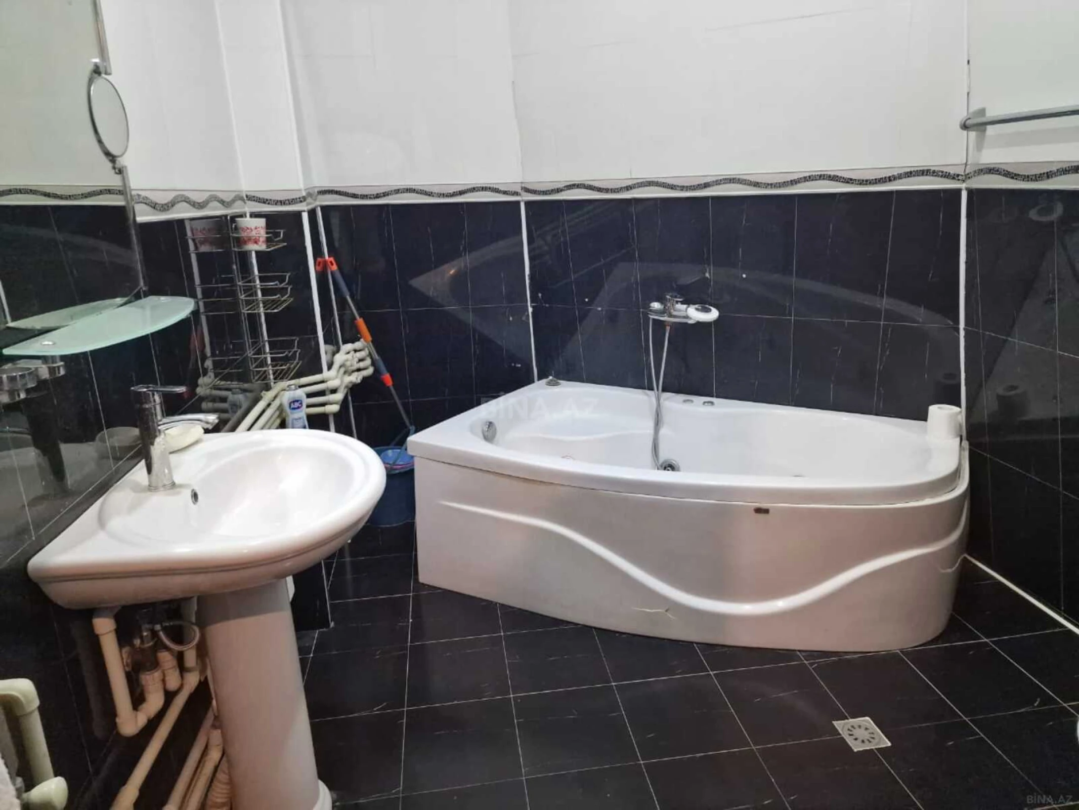 Kirayə verilir 5 otaqlı həyət evi 240 m²