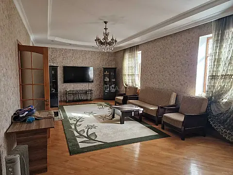 Kirayə verilir 5 otaqlı həyət evi 240 m² — Bakı, Nizami 5 otaq 240.00 m²