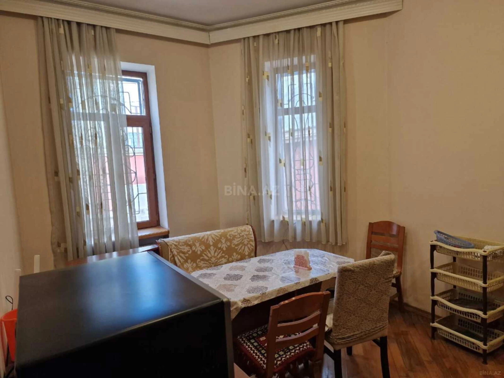Kirayə verilir 5 otaqlı həyət evi 240 m²