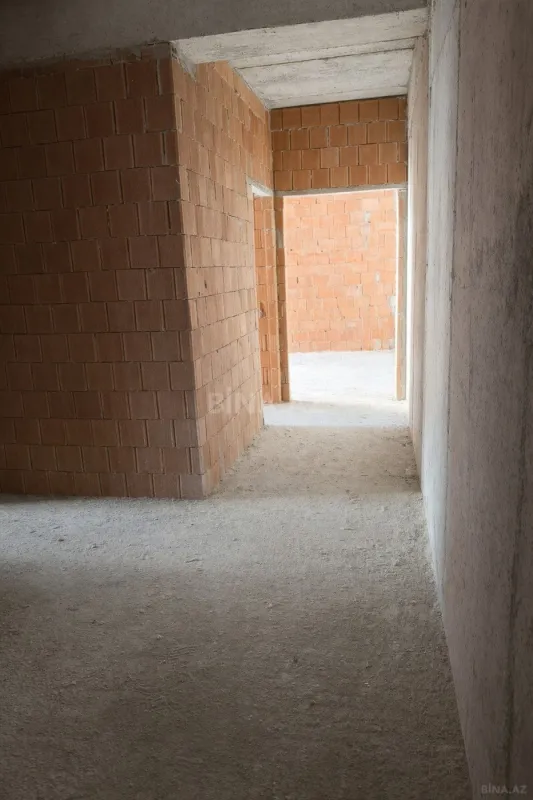 Satılır 3 otaqlı mənzil 121 m²