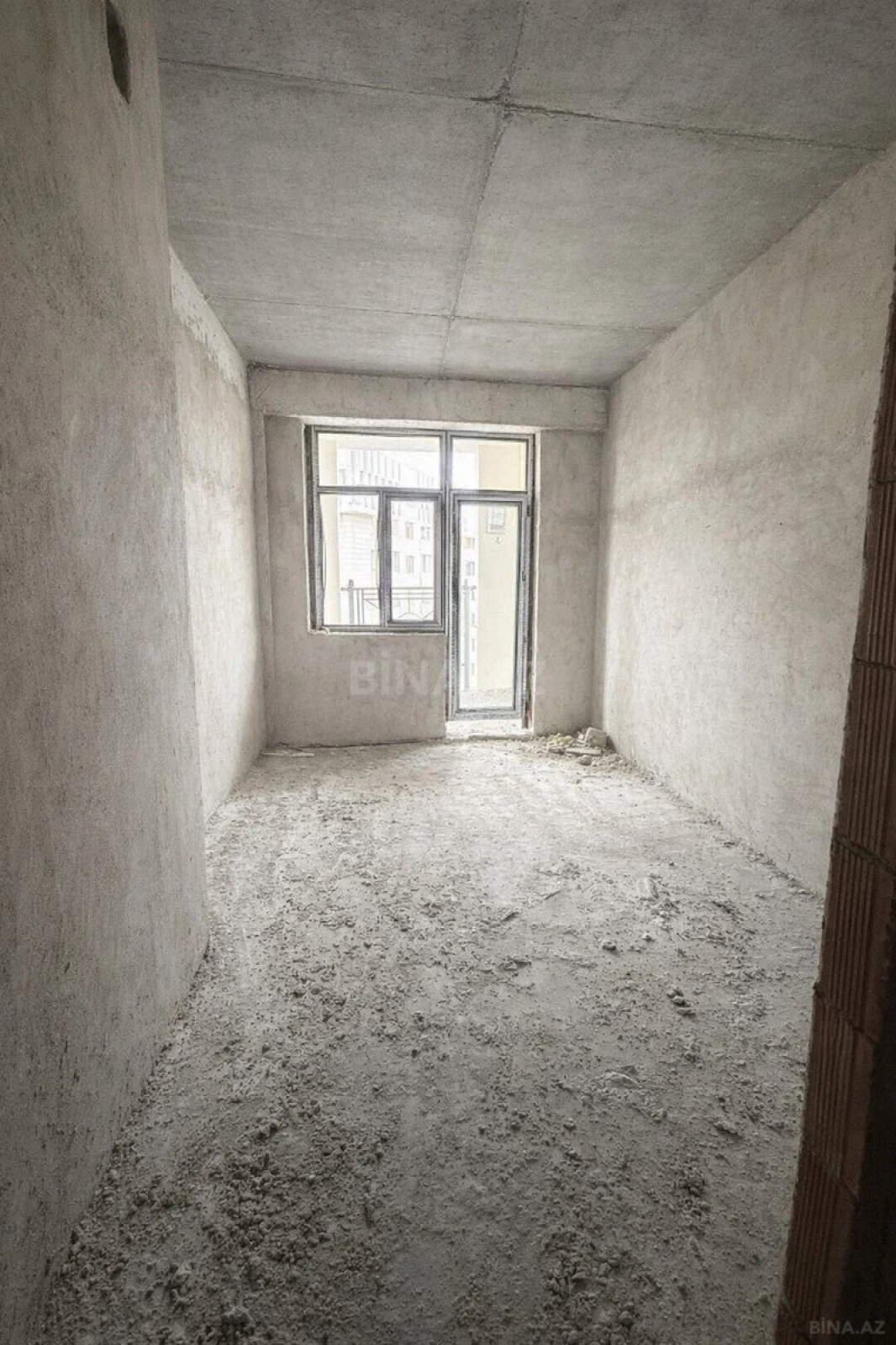Satılır 3 otaqlı mənzil 121 m²