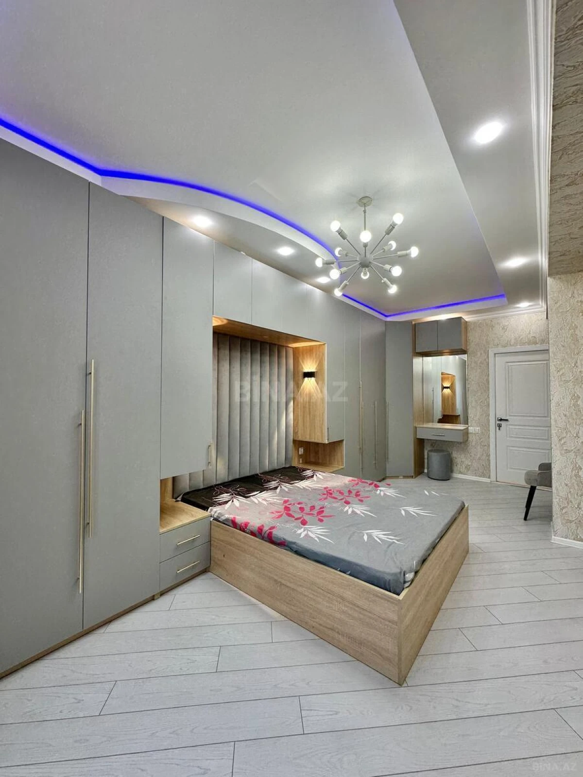 Satılır 2 otaqlı mənzil 75 m²