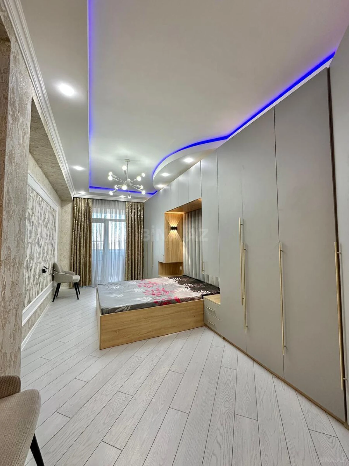 Satılır 2 otaqlı mənzil 75 m²