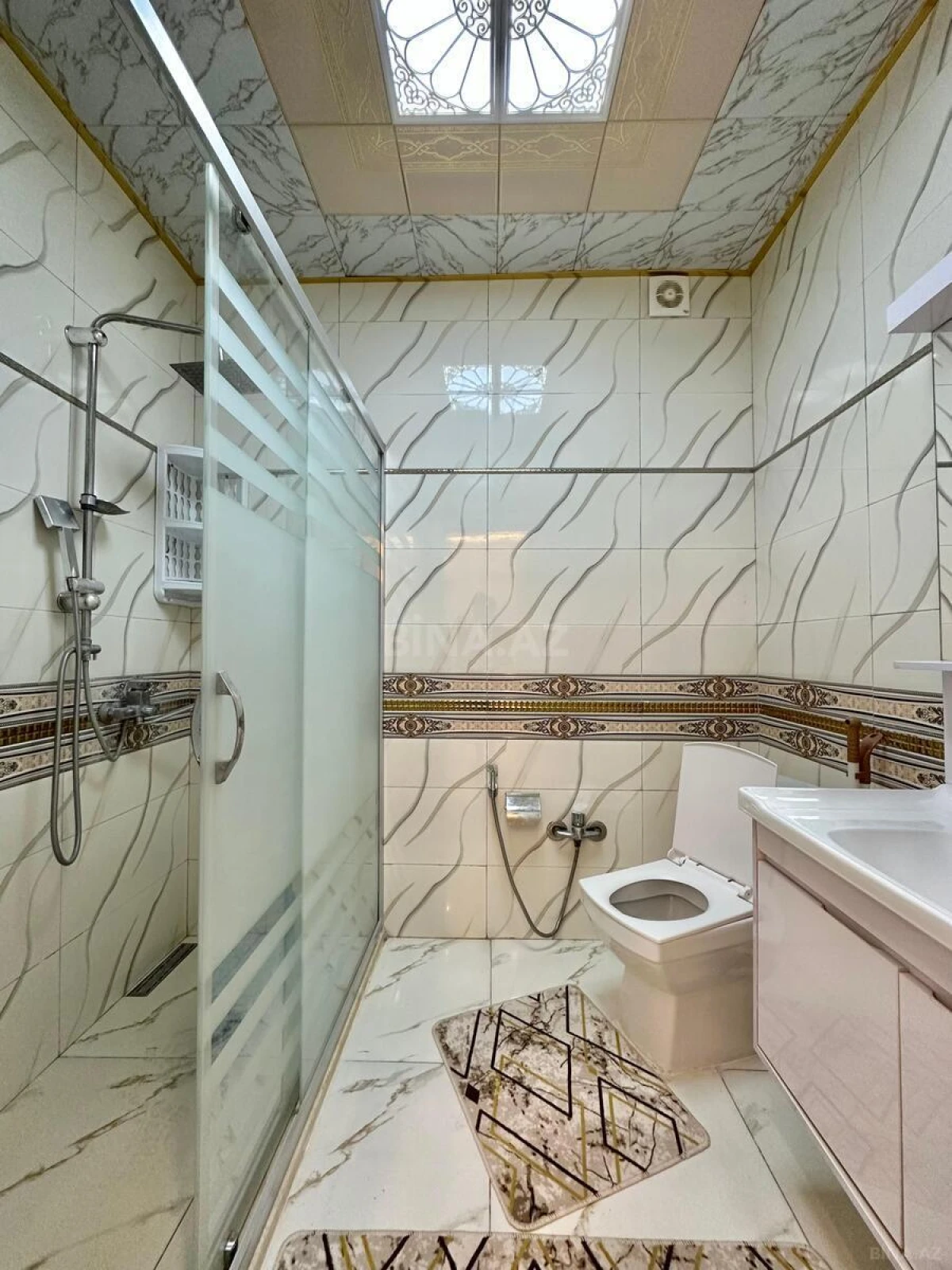 Satılır 2 otaqlı mənzil 75 m²