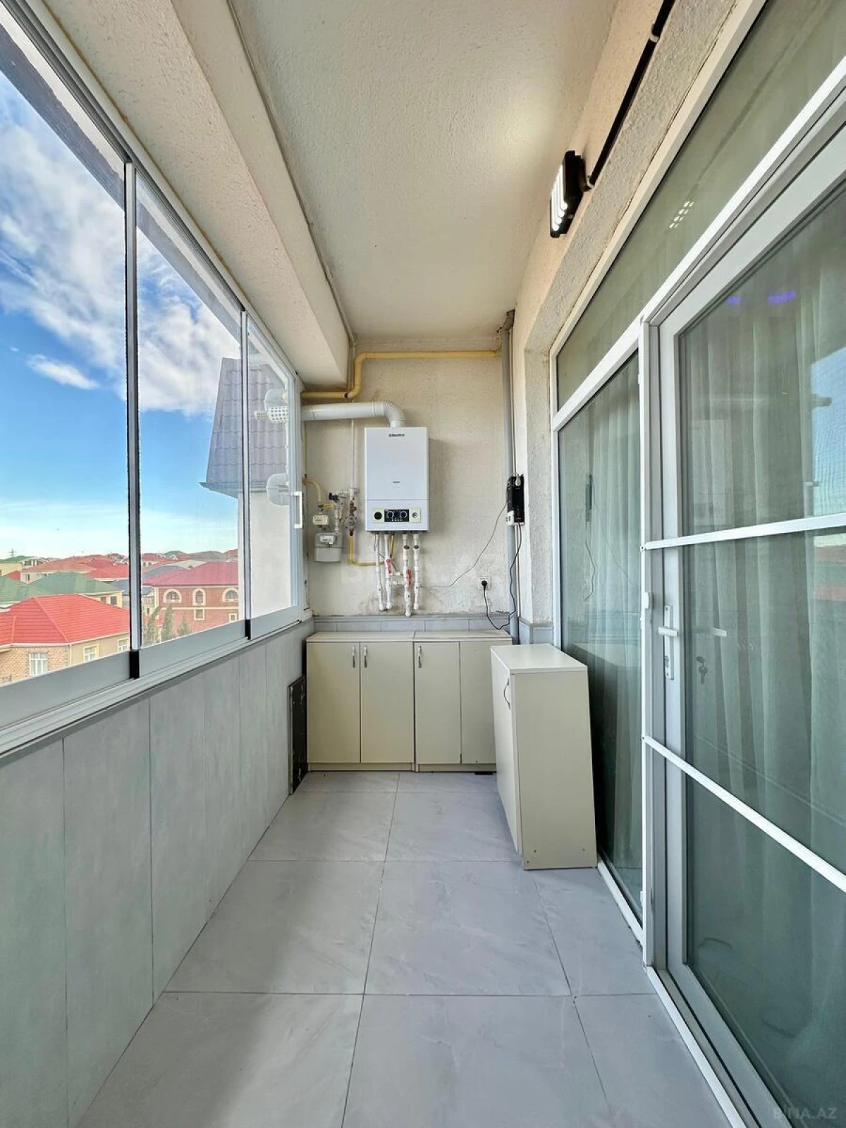 Satılır 2 otaqlı mənzil 75 m²