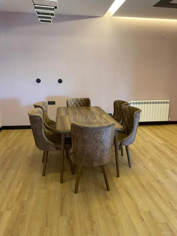 Kirayə verilir 2 otaqlı mənzil 90 m²