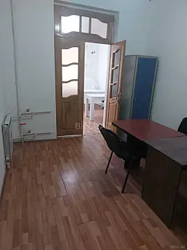 Kirayə verilir 4 otaqlı ofis 130 m²