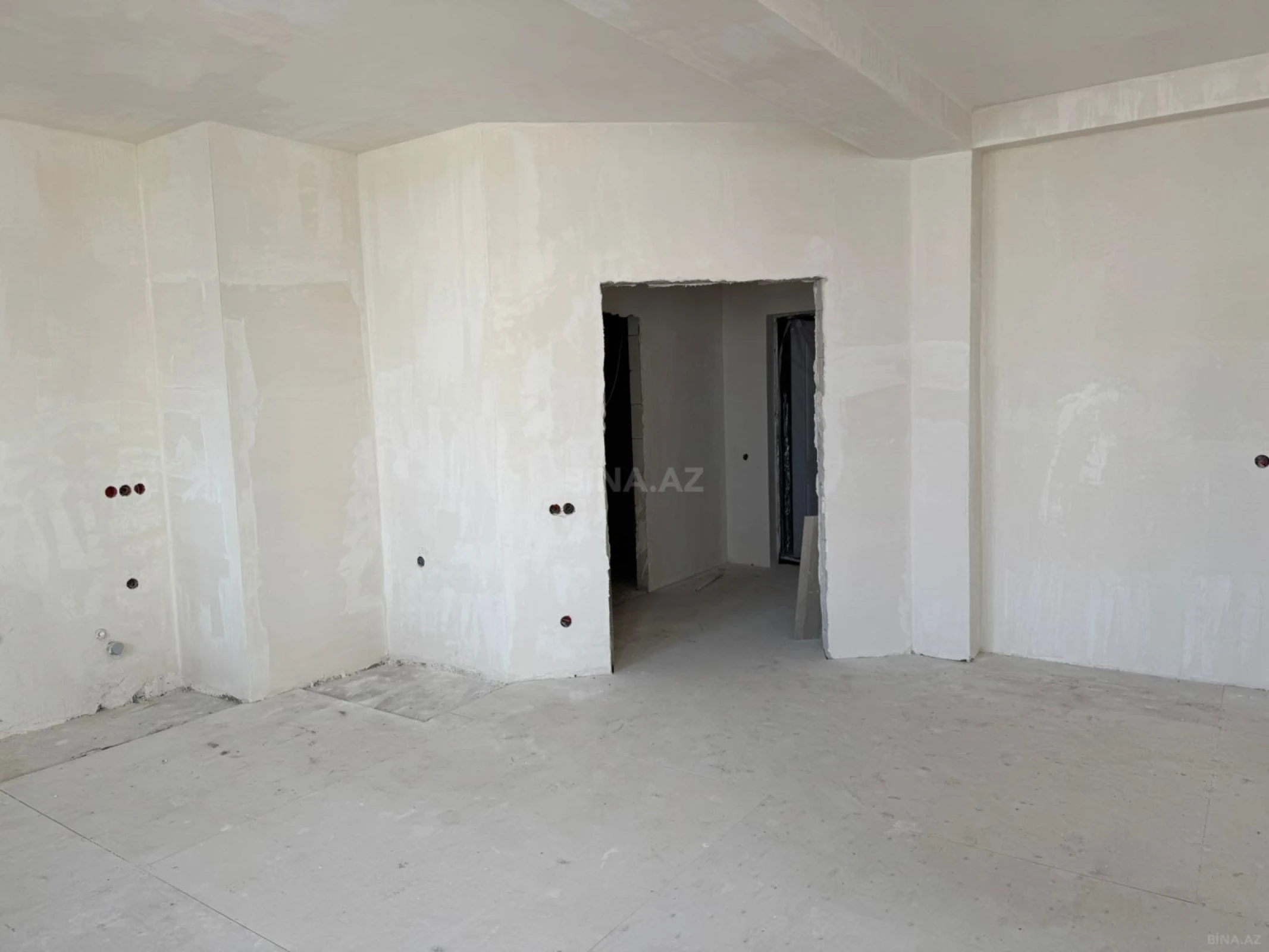 Satılır 2 otaqlı mənzil 81 m²