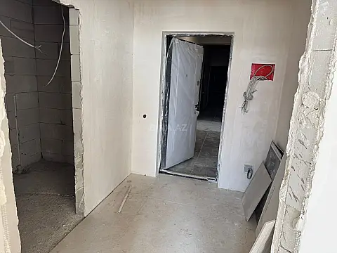 Satılır 2 otaqlı mənzil 81 m²