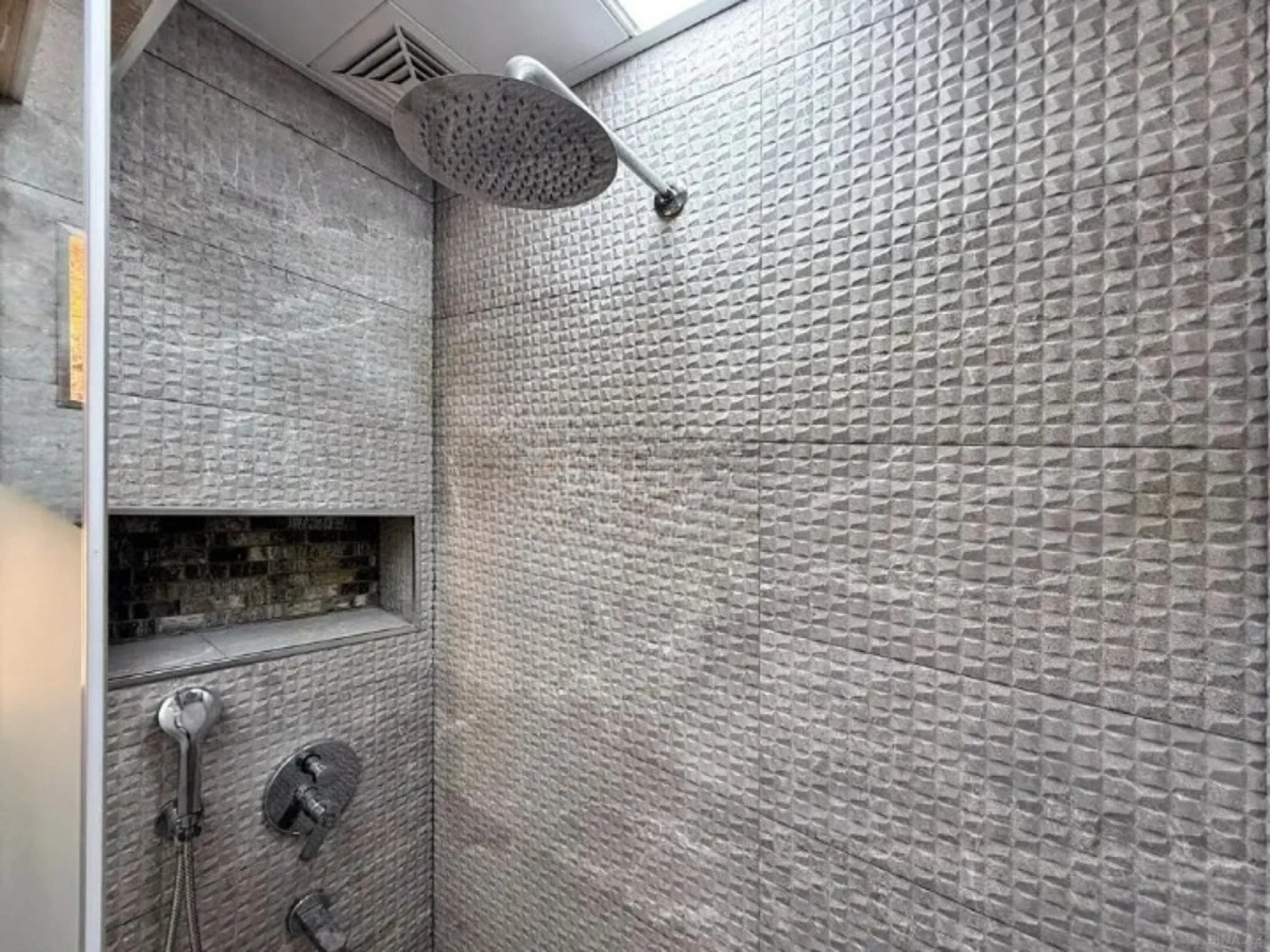 Kirayə verilir 2 otaqlı mənzil 55 m²