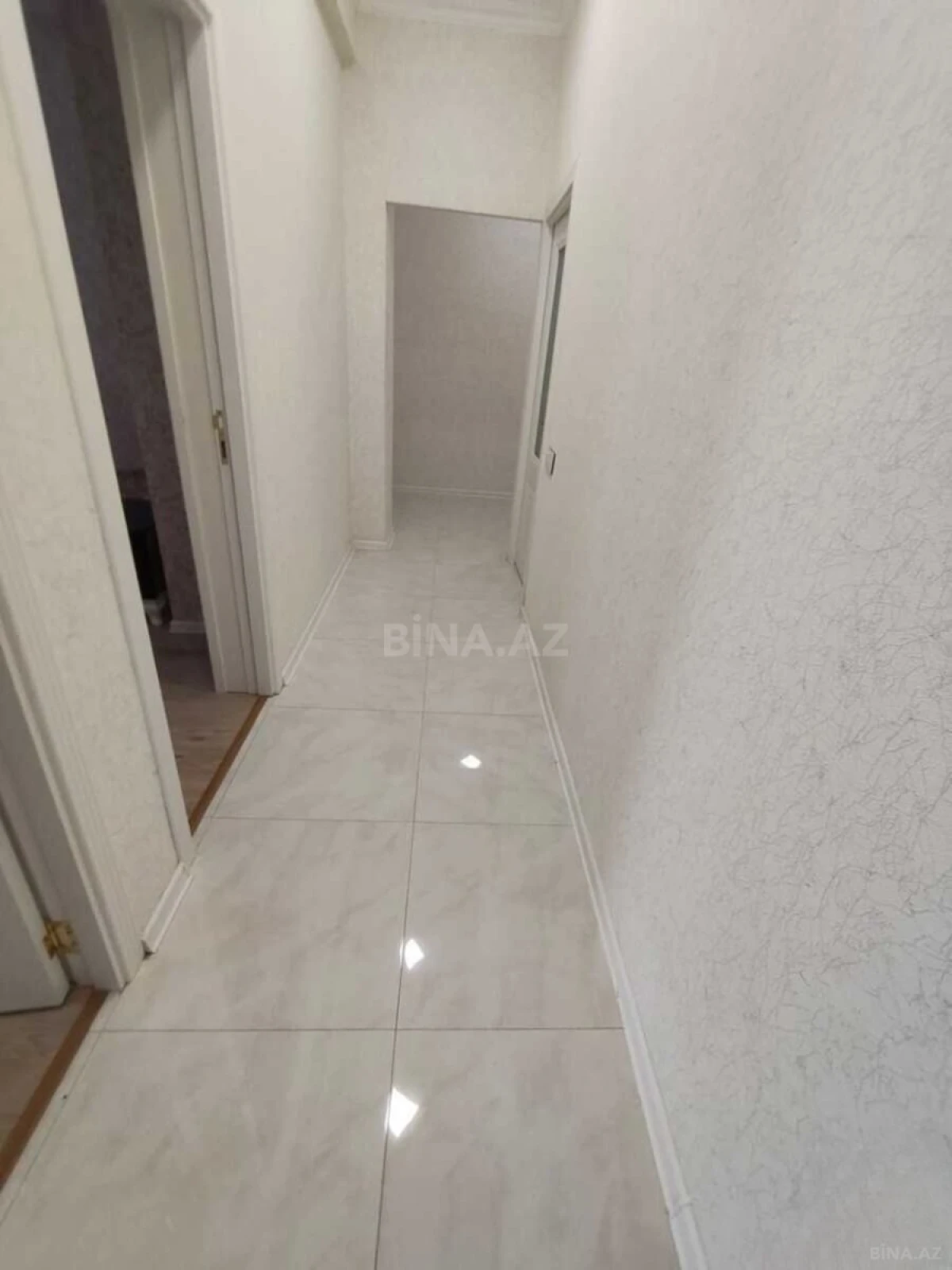 Satılır 2 otaqlı mənzil 74 m²