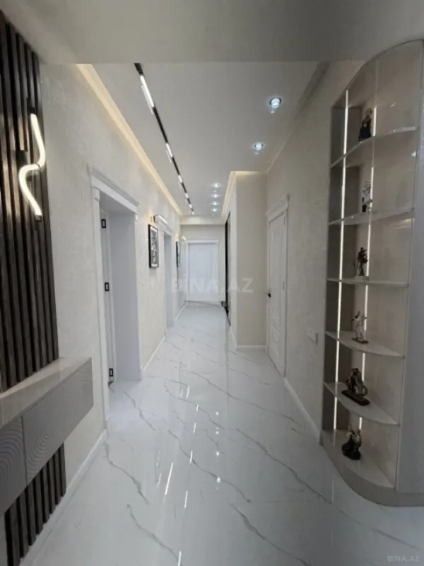 Satılır 3 otaqlı mənzil 135 m²