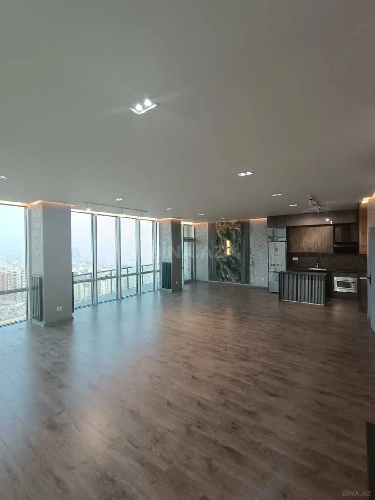 Kirayə verilir 3 otaqlı ofis 155 m²