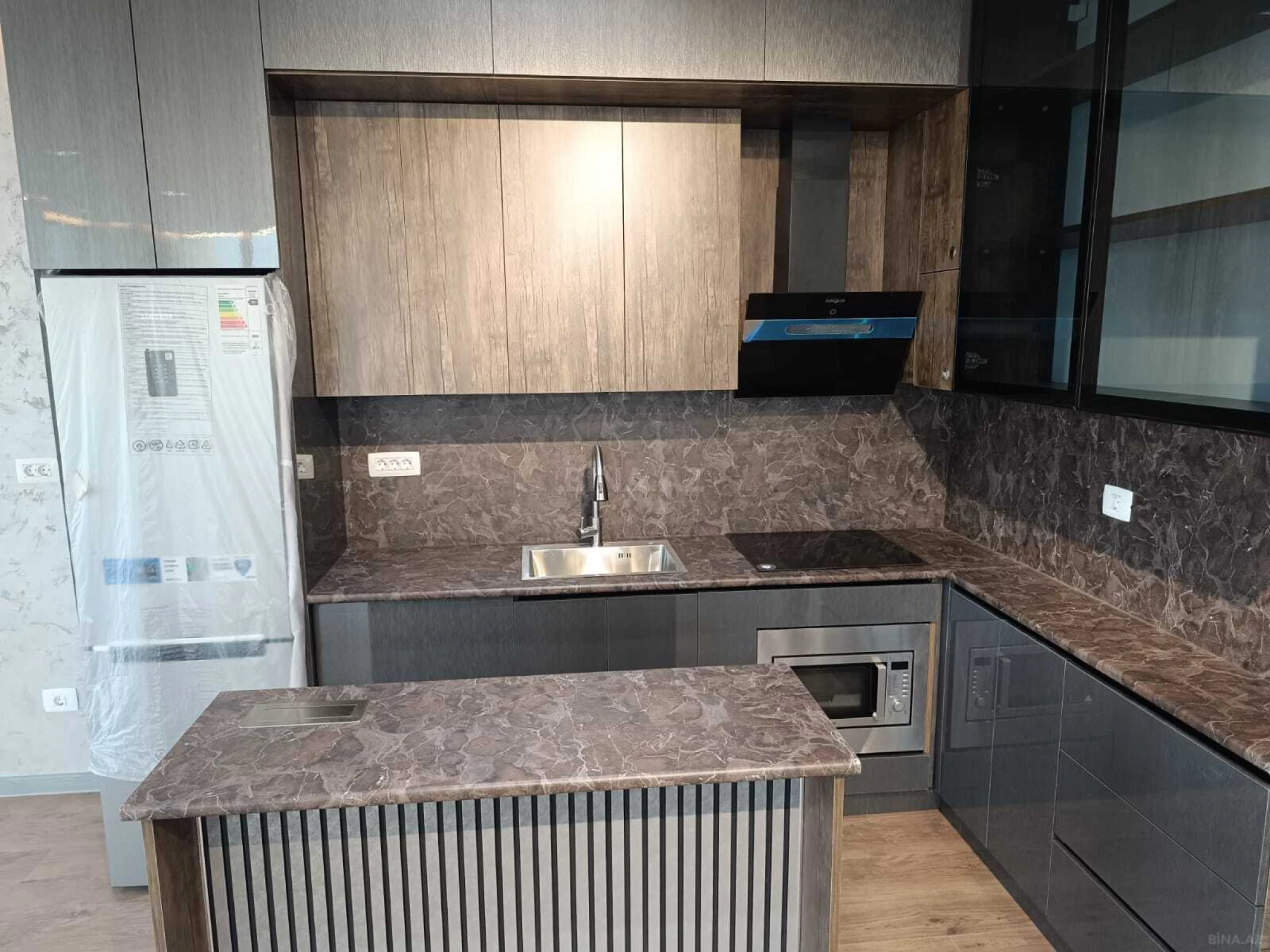 Kirayə verilir 3 otaqlı ofis 155 m²