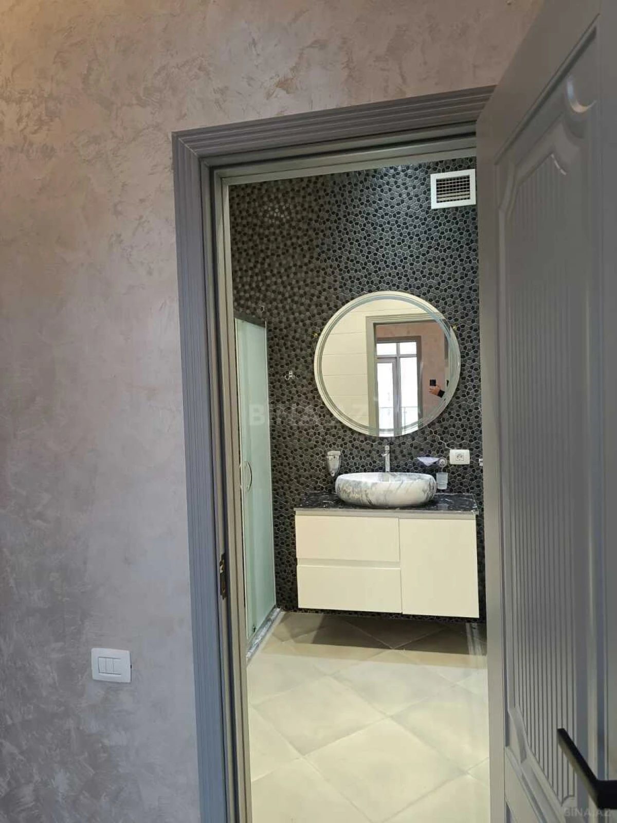 Kirayə verilir 3 otaqlı ofis 155 m²