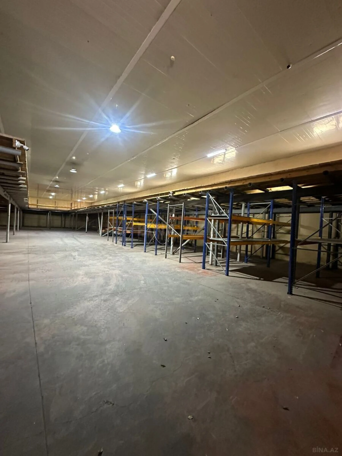 Kirayə verilir obyekt 1600 m²