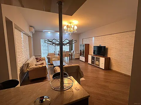 Kirayə verilir 2 otaqlı mənzil 70 m²