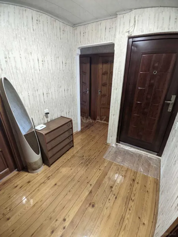 Satılır 4 otaqlı mənzil 105 m²