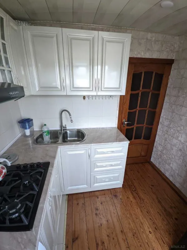 Satılır 4 otaqlı mənzil 105 m²